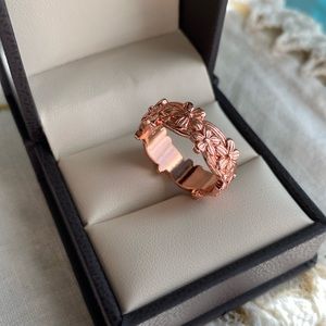 Flower Ring SZ 8